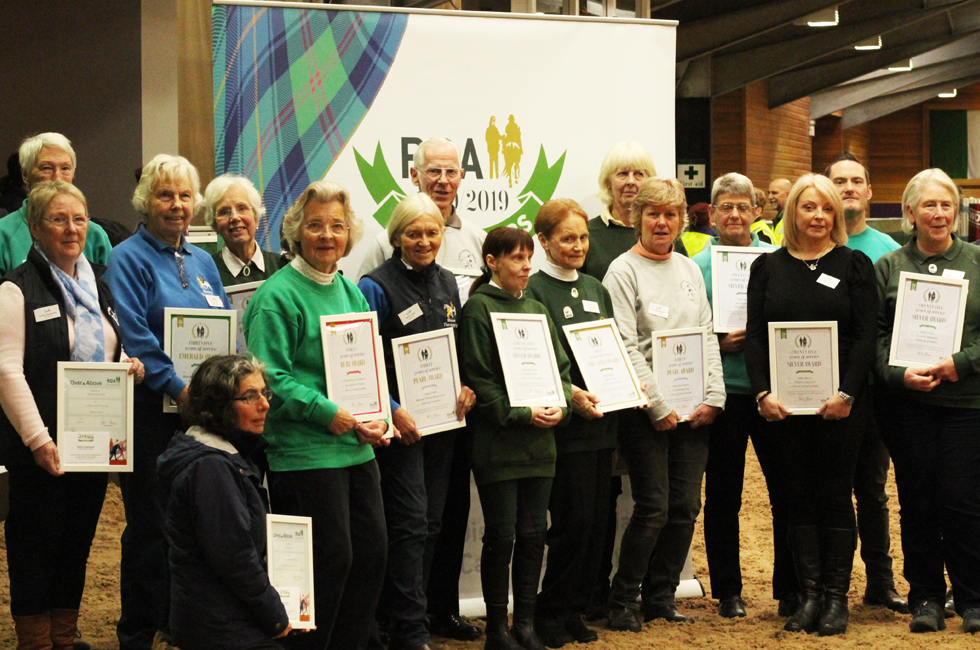 horsescotland volunteers receive awards